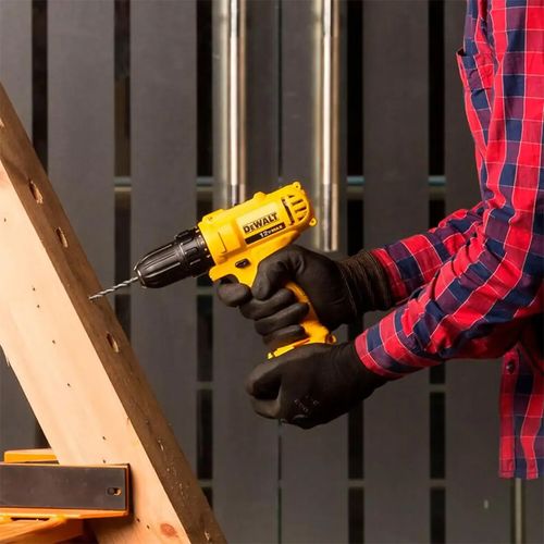 Parafusadeira Furadeira Dewalt 3/8" 12V Max com 2 Baterias e Bolsa — Ref. DCD700C2BR