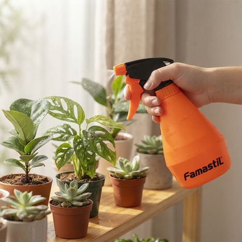 Pulverizador Famastil Manual 500ml com Alavanca Ergonômica — Ref. 515.001